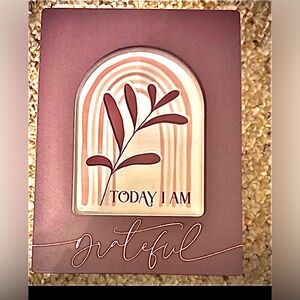 Grateful Wall Art with Botanical Design